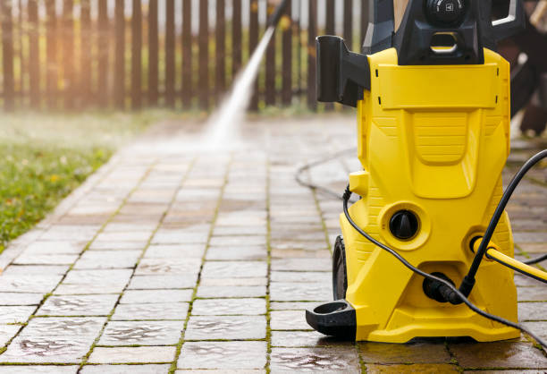 Best Animal Enclosure Cleaning  in Hooverson Heights, WV